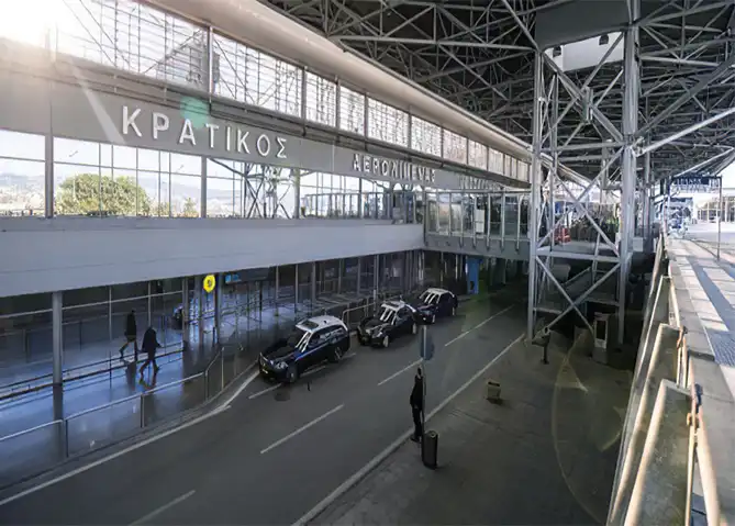 Ταξί & Μίνι Βαν από ή προς το Αεροδρόμιο Θεσσαλονίκης (SKG)